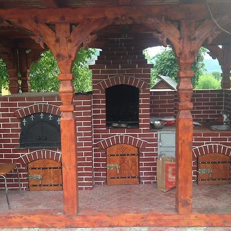 Pensiunea Casa Popan Сигіт Екстер'єр фото