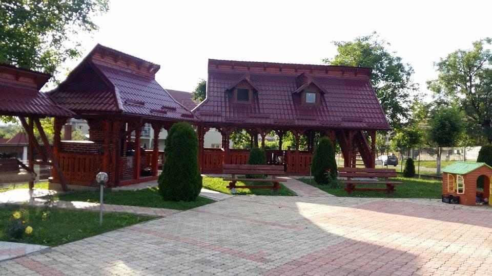 Pensiunea Casa Popan Сигіт Екстер'єр фото